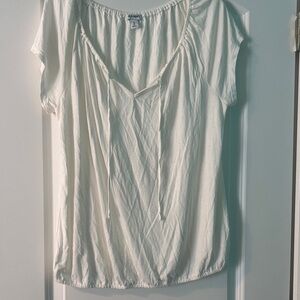 Old Navy white Tie-Front Blouse beach